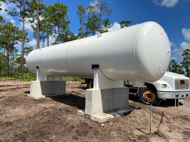 Well site equipment at a Dunham Well Drilling job